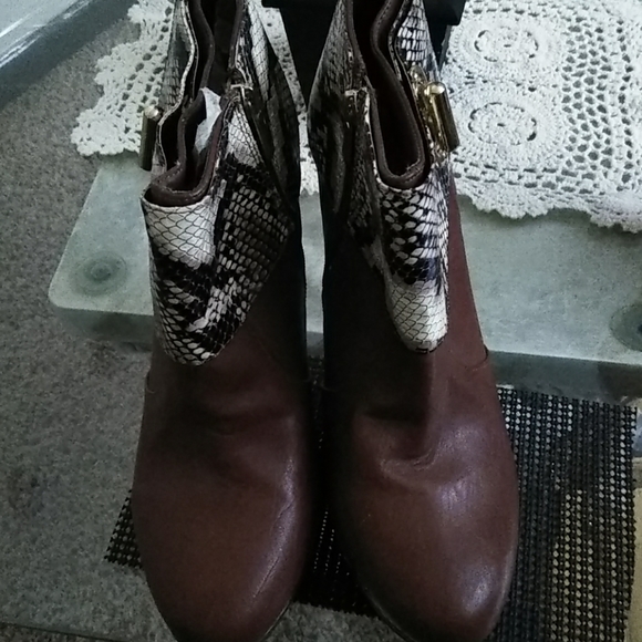 ANNE MICHELLE HEELS - Picture 2 of 4